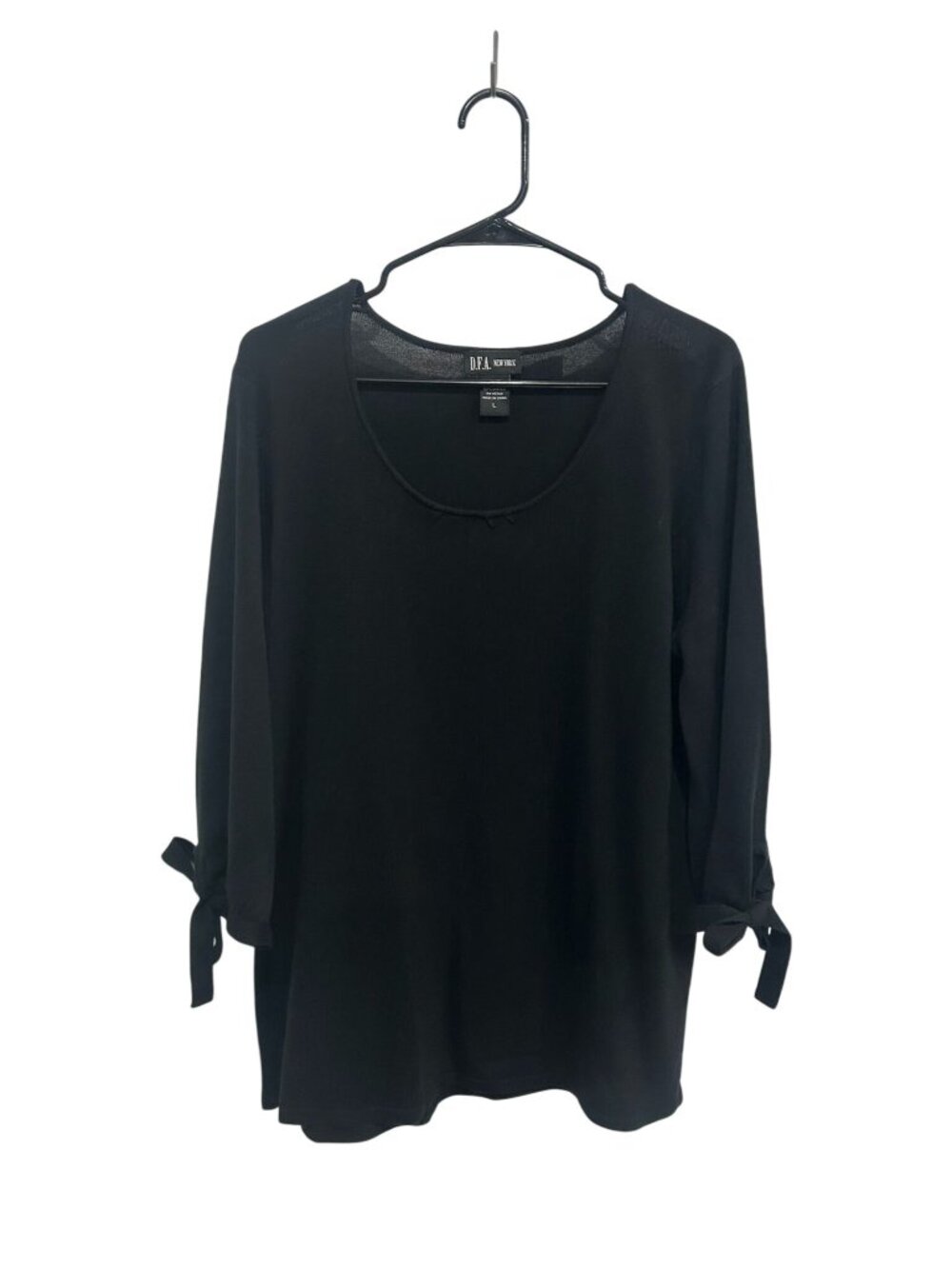 D.F.A. New York Large Black Acrylic 3/4 Sleeve Top Tie Cuffs Minimalist